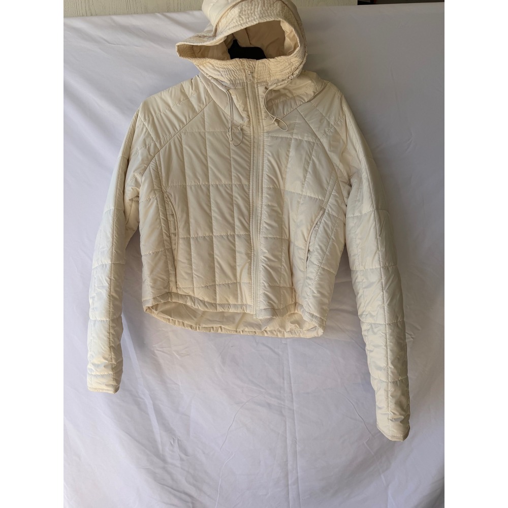 Thread Supply Women Medium Cream Quilted Puffer Jacket Hooded Cropped Full Zip